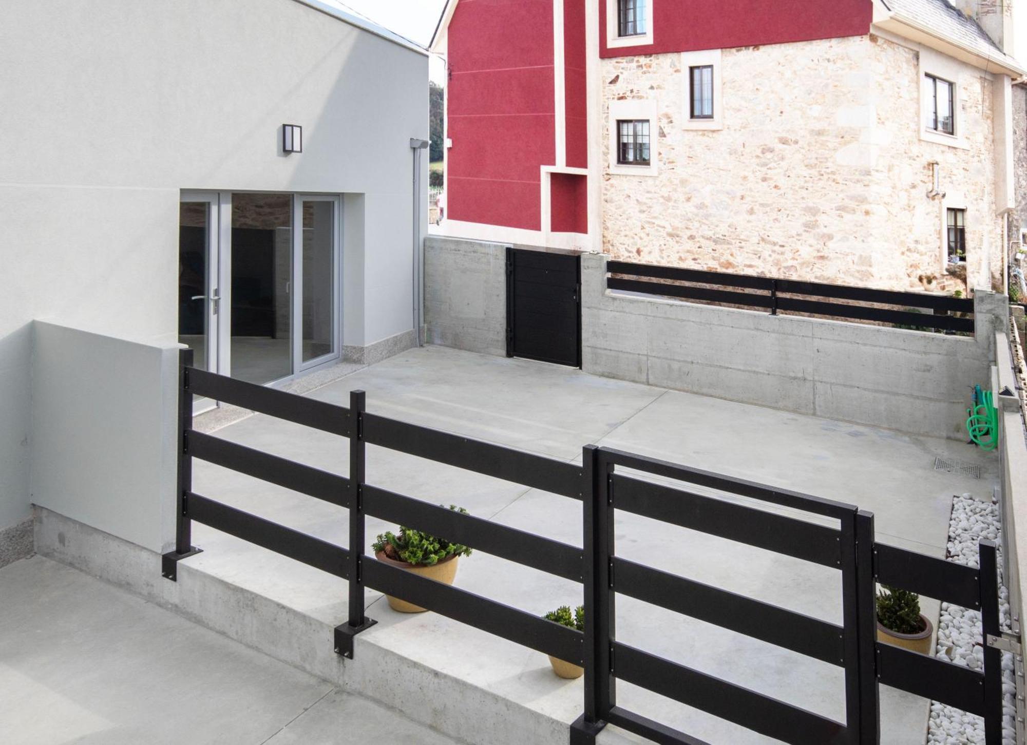 Ag Casa Do Ramon En Playa Razo Con Patio Exterior A Coruna